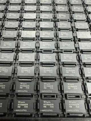 H5TC4G63CFR-PBA p1